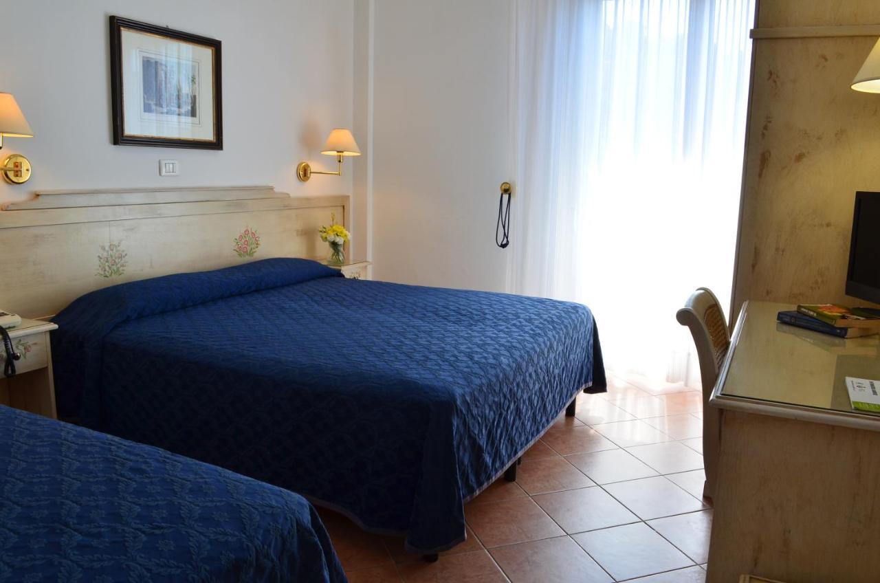 Hotel I Due Gabbiani Citr 9006 Marina dʼMarina dʼAndora 외부 사진